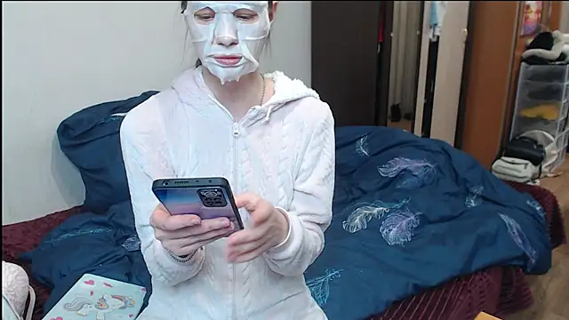 leila bambi  online show from March 14, 4:43 am