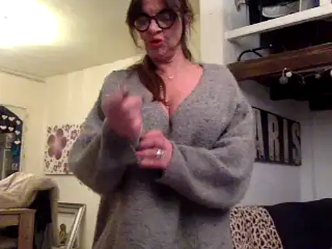 gildamilf online show from December 9, 7:39 pm