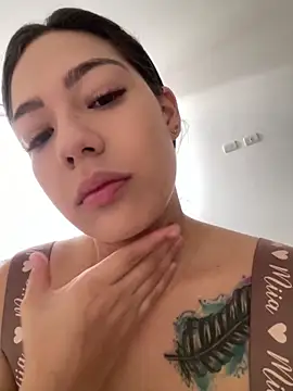 Latina vanessa online show from December 2, 1:39 pm