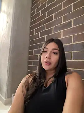 Snapshot of Latina_vanessa chatting on April 22, 4:30 pm Latina vanessa online show from April 22, 4:30 pm