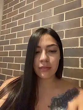 Snapshot of Latina_vanessa chatting on May 4, 5:47 am Latina vanessa online show from May 4, 5:47 am