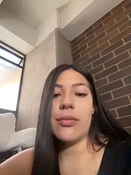 Snapshot of Latina_vanessa chatting on May 6, 8:14 pm Latina vanessa online show from May 6, 8:14 pm