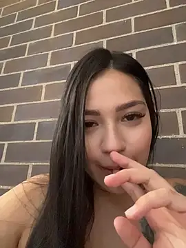 Snapshot of Latina_vanessa chatting on May 19, 4:24 pm Latina vanessa online show from May 19, 4:24 pm