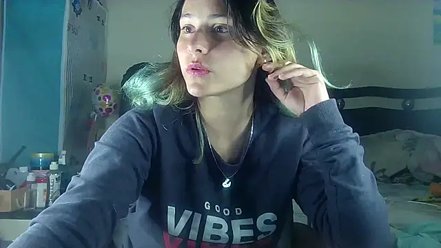 Snapshot of Elith_20 chatting on February 13, 1:19 am Elith 20 online show from February 13, 1:19 am