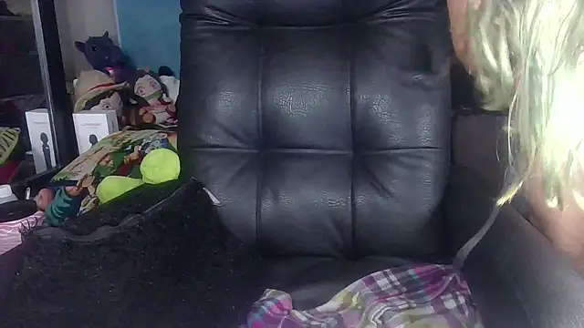 Snapshot of Elith_20 chatting on March 23, 4:38 am Elith 20 online show from March 23, 4:38 am