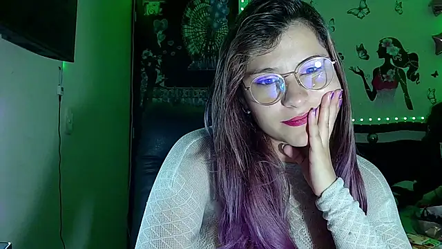 Snapshot of Elith_20 chatting on October 14, 4:57 am Elith 20 online show from October 14, 4:57 am