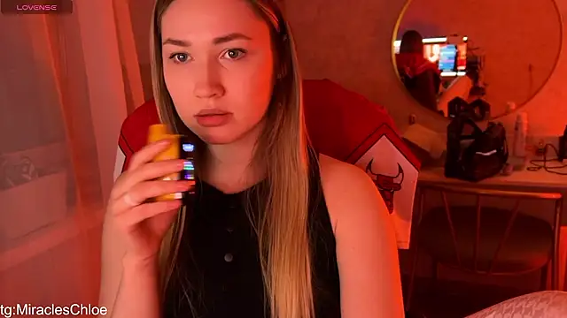 ChloeMillerMeow online show from March 26, 5:29 pm