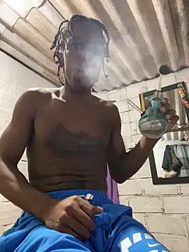 Snapshot of Larry-n-clouds chatting on November 22, 3:05 am Larry-n-clouds online show from November 22, 3:05 am