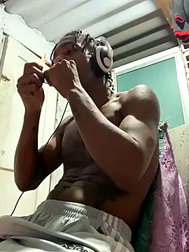 Snapshot of Larry-n-clouds chatting on November 23, 3:17 am Larry-n-clouds online show from November 23, 3:17 am