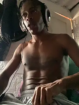 Snapshot of Larry-n-clouds chatting on November 24, 3:34 pm Larry-n-clouds online show from November 24, 3:34 pm