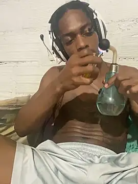 Snapshot of Larry-n-clouds chatting on November 26, 3:51 am Larry-n-clouds online show from November 26, 3:51 am