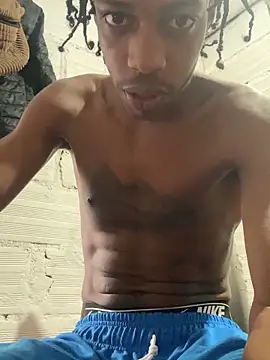 Snapshot of Larry-n-clouds chatting on November 27, 2:08 pm Larry-n-clouds online show from November 27, 2:08 pm