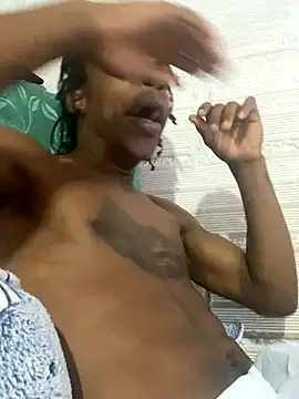 Snapshot of Larry-n-clouds chatting on November 30, 1:04 pm Larry-n-clouds online show from November 30, 1:04 pm