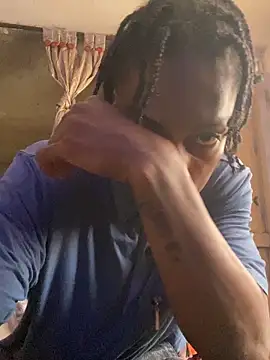 Snapshot of Larry-n-clouds chatting on December 5, 1:09 pm Larry-n-clouds online show from December 5, 1:09 pm