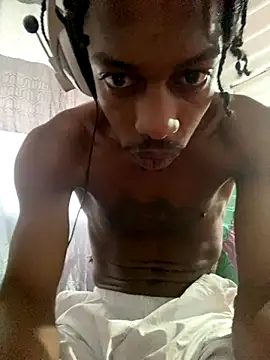 Snapshot of Larry-n-clouds chatting on December 16, 1:05 pm Larry-n-clouds online show from December 16, 1:05 pm