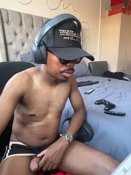 Snapshot of JaroDawg47 chatting on February 5, 1:27 pm JaroDawg47 online show from February 5, 1:27 pm