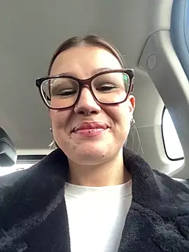 RinaCat online show from October 8, 5:05 am