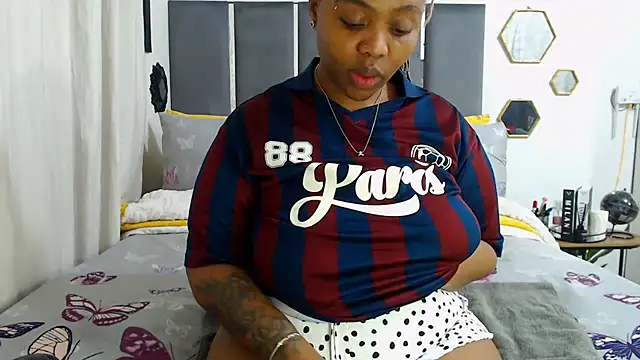 IceBellaCane313 online show from September 12, 12:55 am