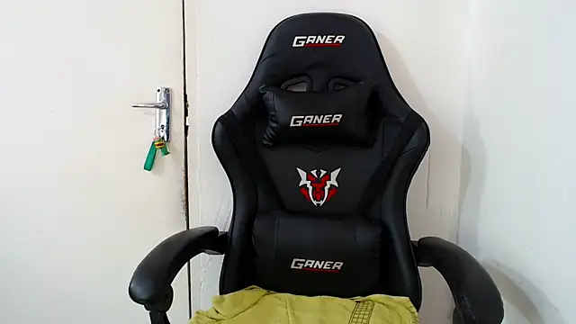 IceBellaCane313 online show from September 16, 12:28 pm