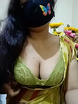 Snapshot of Ameera19 chatting on July 18, 1:21 am Ameera19 online show from July 18, 1:21 am