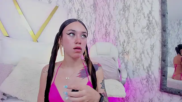 Athziry  online show from January 23, 9:18 pm