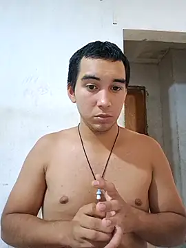 Snapshot of X_xtomas_x chatting on January 15, 5:56 am X xtomas x online show from January 15, 5:56 am