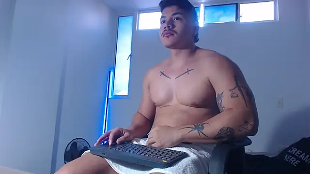 Snapshot of paulo_allen chatting on November 6, 12:39 pm paulo allen online show from November 6, 12:39 pm