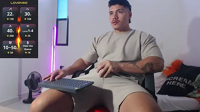 Snapshot of paulo_allen chatting on December 3, 2:15 pm paulo allen online show from December 3, 2:15 pm