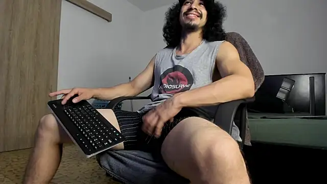 Snapshot of TristanWoods chatting on June 1, 7:59 pm TristanWoods online show from June 1, 7:59 pm