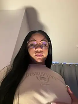 ashley Tompson1 online show from February 16, 11:28 am