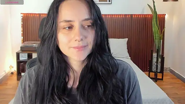 KatherineBond online show from October 27, 9:30 pm