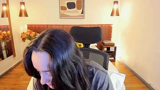 KatherineBond online show from June 25, 6:12 pm