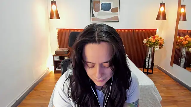 KatherineBond online show from July 4, 3:40 pm
