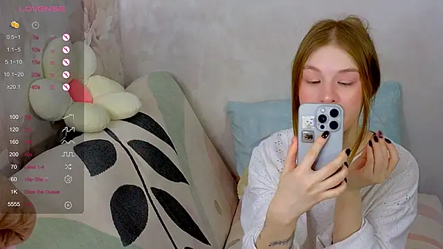 TrissMerigold9 online show from October 28, 9:24 am