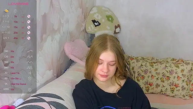 TrissMerigold9 online show from December 20, 8:54 am