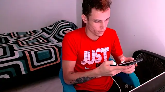 Snapshot of deividcloud36 chatting on September 27, 3:00 am deividcloud36 online show from September 27, 3:00 am