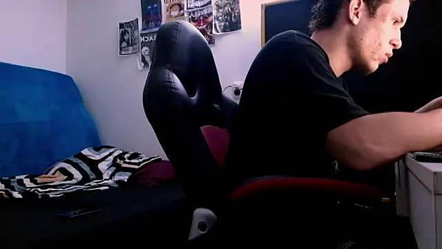 Snapshot of deividcloud36 chatting on February 1, 9:02 pm deividcloud36 online show from February 1, 9:02 pm