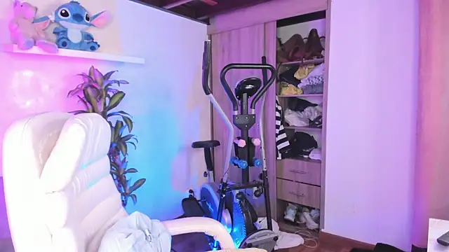 Snapshot of Nataliia_09 chatting on September 19, 4:18 pm Nataliia 09 online show from September 19, 4:18 pm