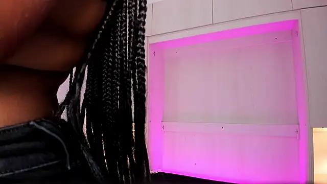 tamaraa smiith online show from February 4, 6:17 pm