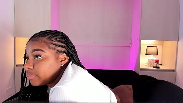 tamaraa smiith online show from February 8, 6:12 pm