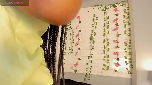 tamaraa smiith online show from February 15, 11:50 am