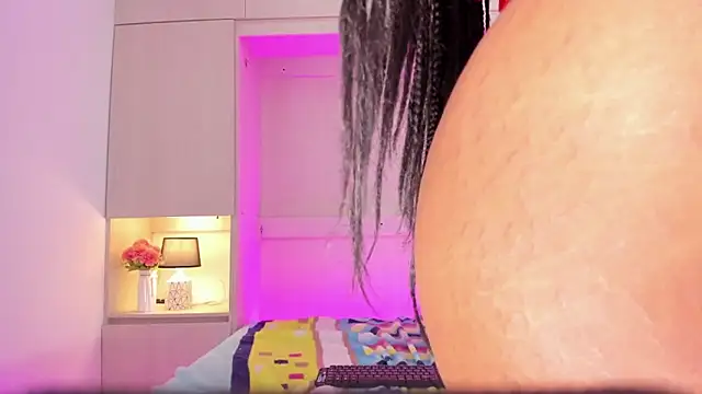 tamaraa smiith online show from March 11, 2:51 pm