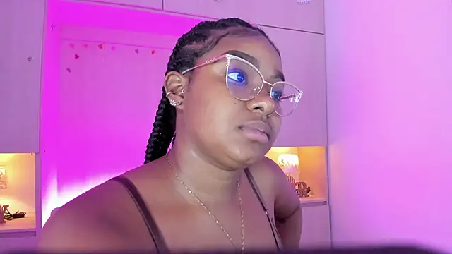 tamaraa smiith online show from October 11, 7:34 pm