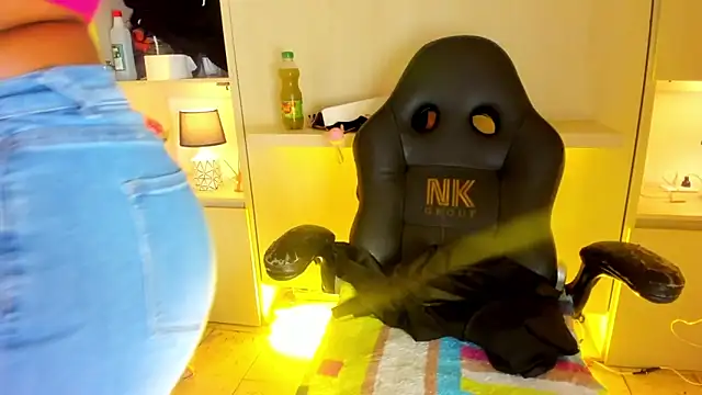 tamaraa smiith online show from November 22, 7:35 pm