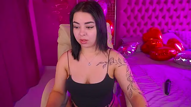 Snapshot of SusieWood chatting on February 10, 9:08 pm SusieWood online show from February 10, 9:08 pm