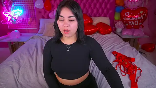 Snapshot of SusieWood chatting on February 15, 7:51 am SusieWood online show from February 15, 7:51 am