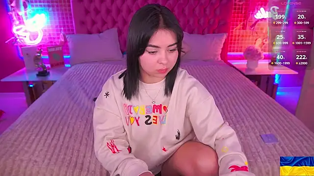 Snapshot of SusieWood chatting on February 23, 8:50 pm SusieWood online show from February 23, 8:50 pm