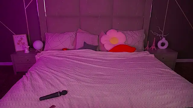 Snapshot of SusieWood chatting on February 28, 9:05 pm SusieWood online show from February 28, 9:05 pm