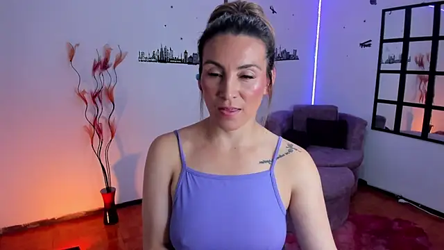 Elizabeth taylor b online show from February 2, 11:36 pm