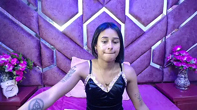 Snapshot of milly_print chatting on February 1, 2:58 am milly print online show from February 1, 2:58 am